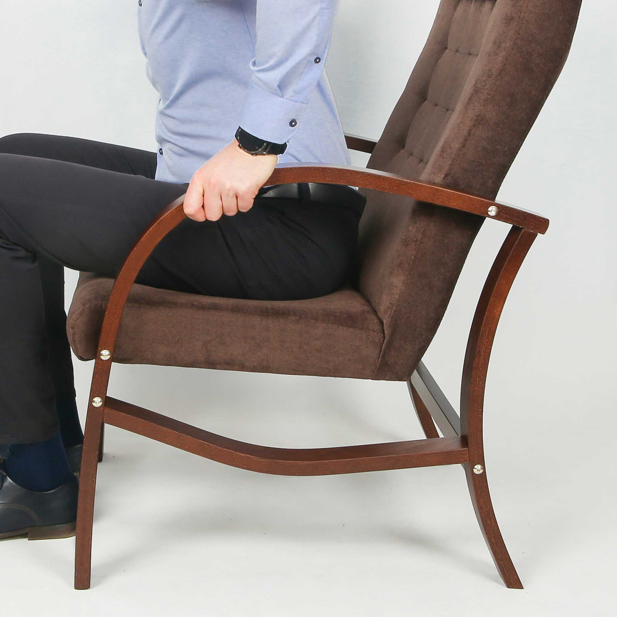 Mocne podłokietniki fotela Lumo